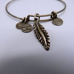 Alex and Ani Feather Charm Expandable Bangle Bracelet Rafaelian Silver Tone